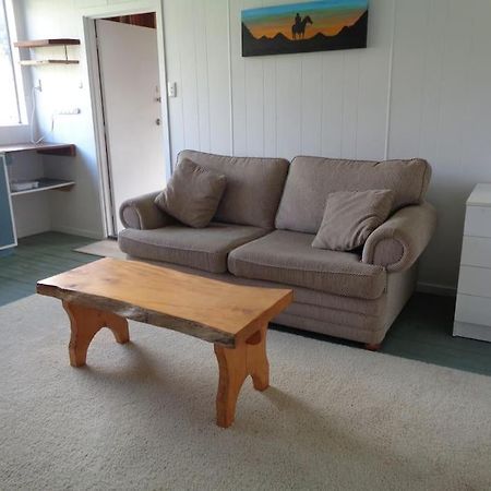 Rustic Woolshed Apartment Owen River Exterior photo