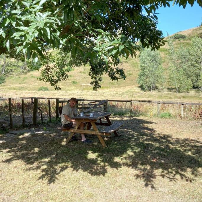 Rustic Woolshed Apartment Owen River Exterior photo